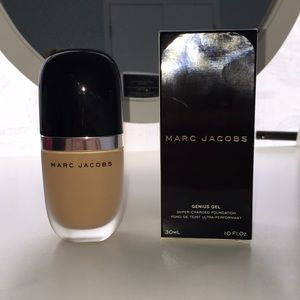 Marc Jacobs genius gel super-charged foundation